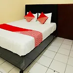 Oyo 93136 Hotel Santo Djaya 2