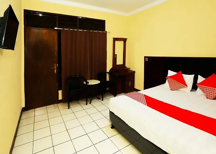 Oyo 93136 Hotel Santo Djaya 2
