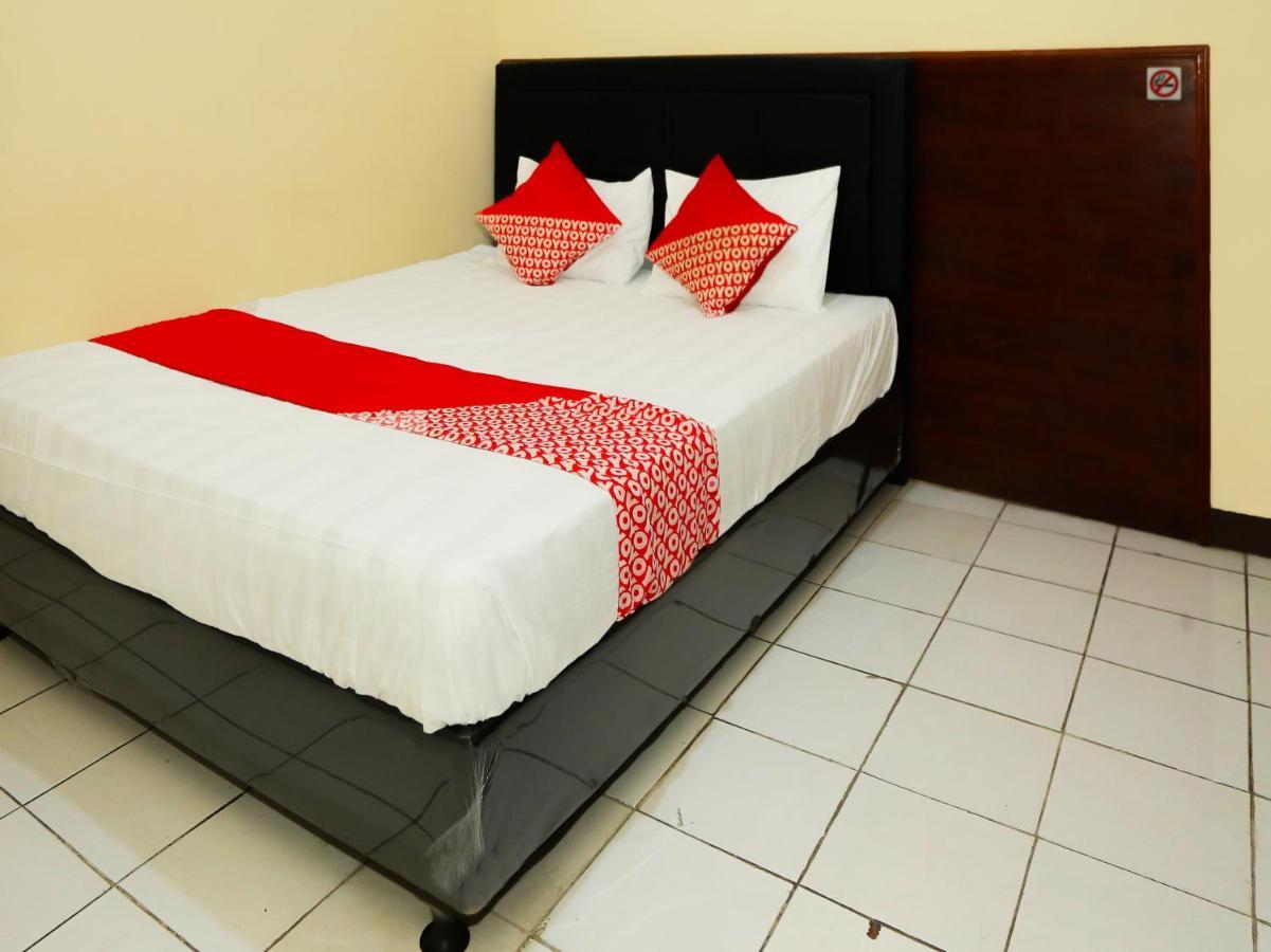 Oyo 93136 Santo Djaya 2