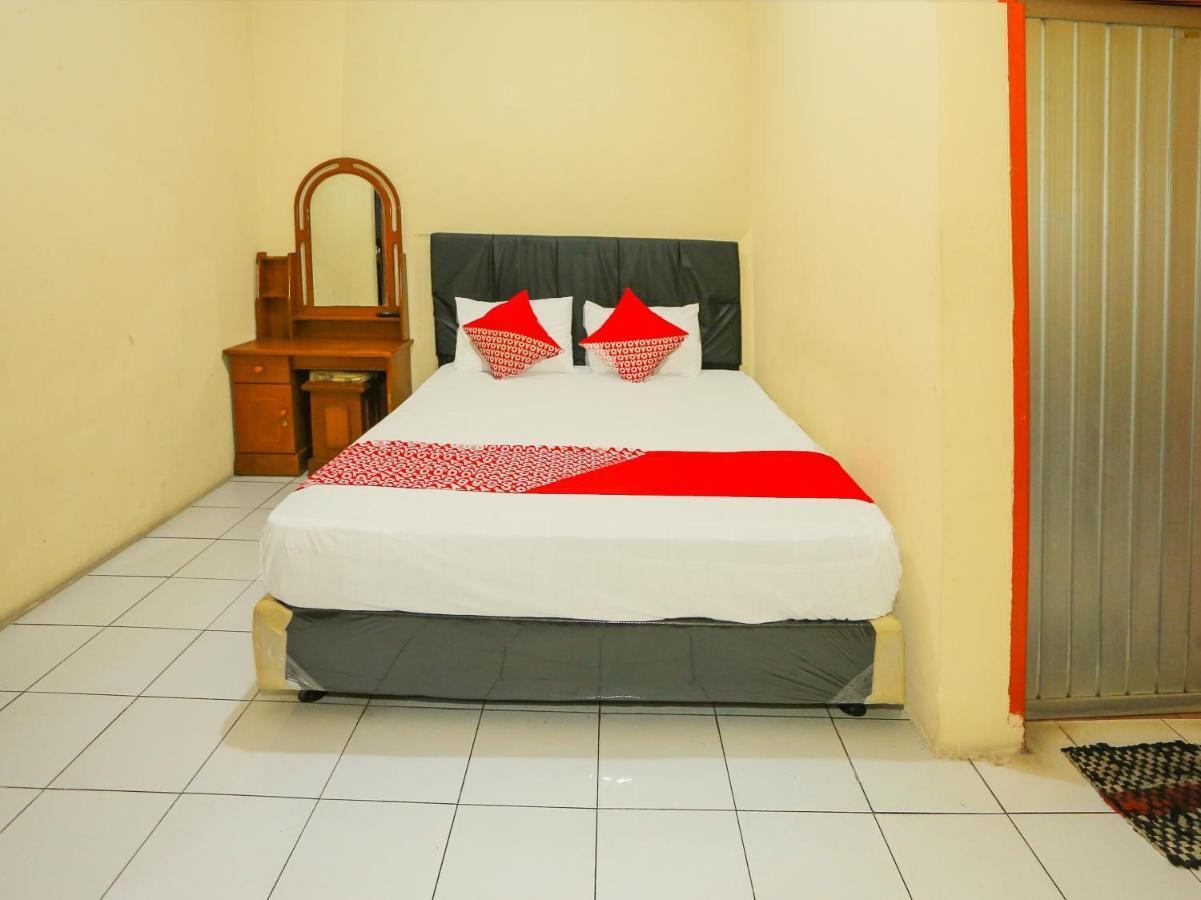 Oyo 93136 Santo Djaya 2 Hotel 2*