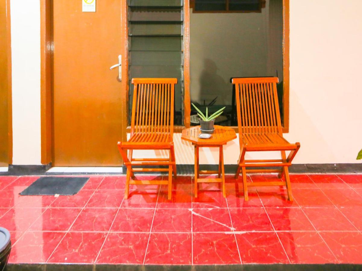 Oyo 93136 Santo Djaya 2 Hotel